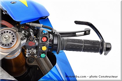 motogp_2017_suzuki_gsx_rr_033.jpg