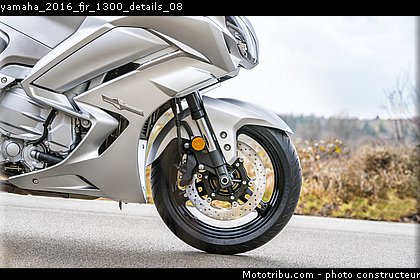 yamaha_2016_fjr_1300_details_08.jpg