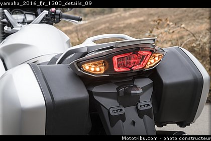yamaha_2016_fjr_1300_details_09.jpg