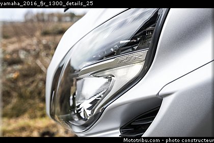 yamaha_2016_fjr_1300_details_25.jpg