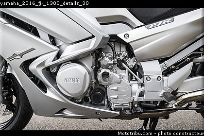 yamaha_2016_fjr_1300_details_30.jpg