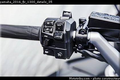 yamaha_2016_fjr_1300_details_35.jpg
