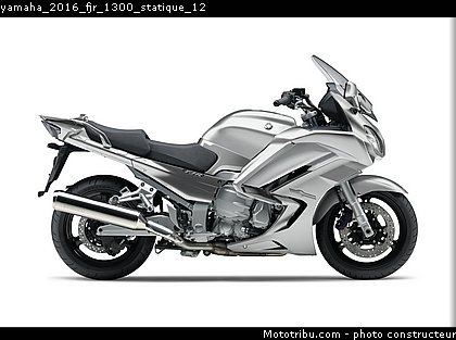 yamaha_2016_fjr_1300_statique_12.jpg
