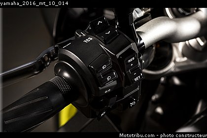 yamaha_2016_mt_10_014.jpg