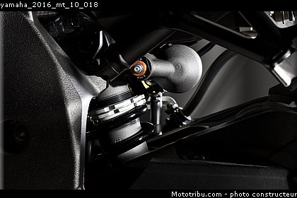 yamaha_2016_mt_10_018.jpg