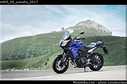 mt09_08_yamaha_2017.jpg