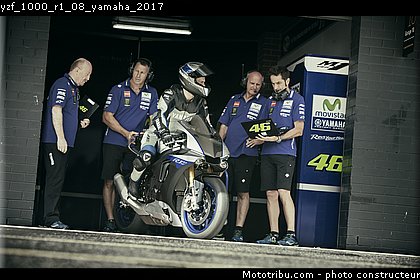 yzf_1000_r1_08_yamaha_2017.jpg