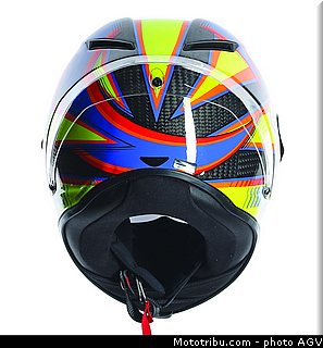 soleluna_6_casque_valentino_rossi_agv.jpg